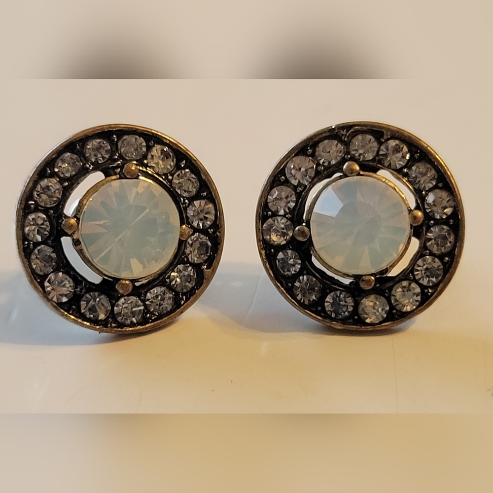NEW Chelsea Row Studs